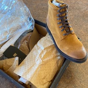 Brand new men’s Frye Gordon lace up wheat